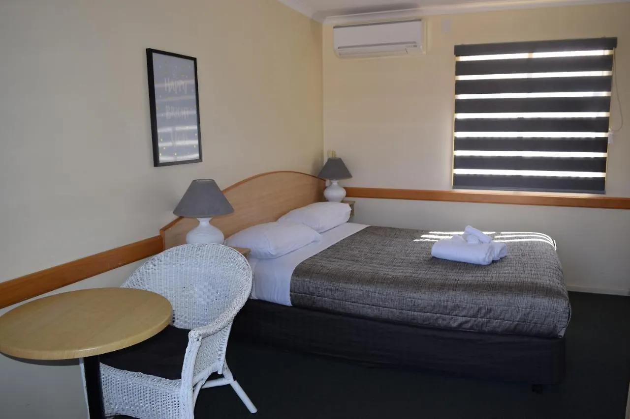Warwick Vines Motel