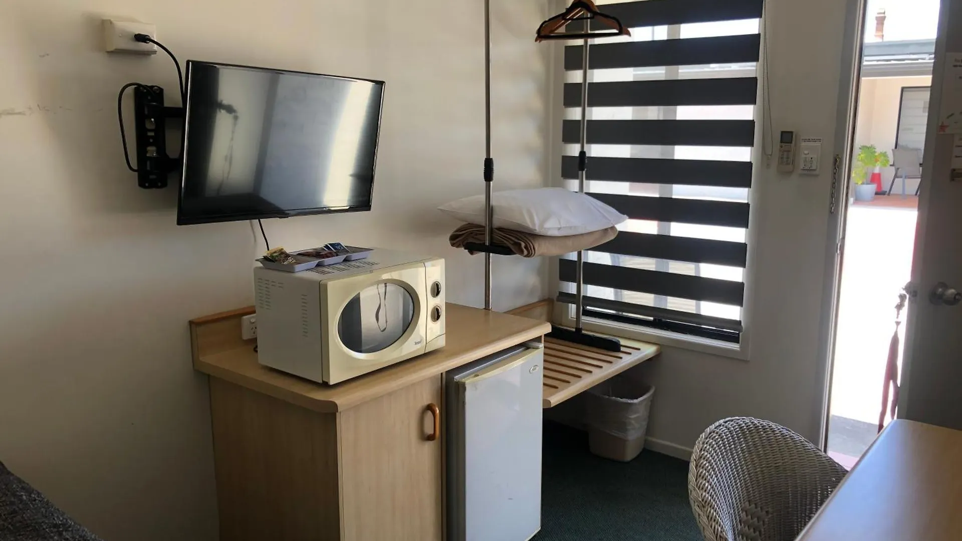 Warwick Vines Motel
