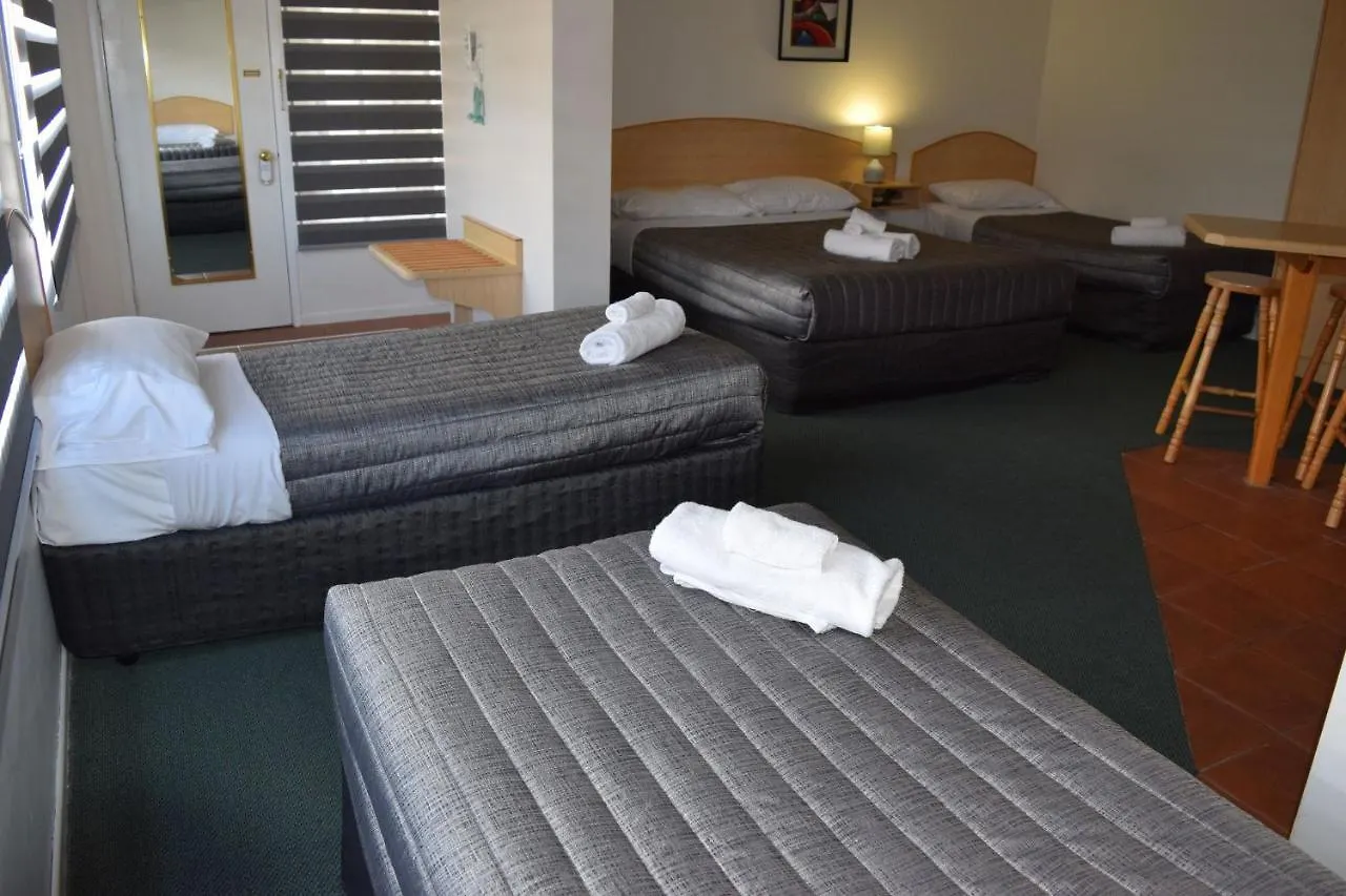 Warwick Vines Motel